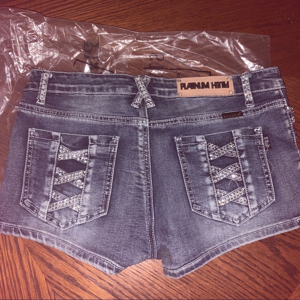 Platinum Plush Side Cross Shorts - Picture 5 of 6